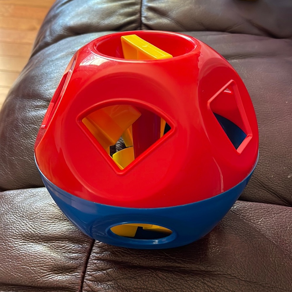 Tupperware, Shape O Toy, Pull Apart, Sort Shapes.